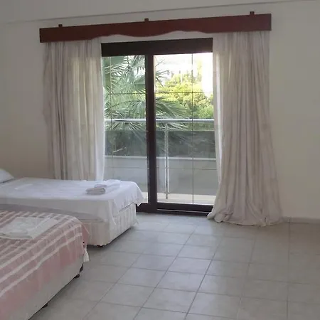 酒店 Ado 图尔古特雷斯