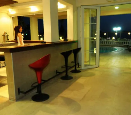 Ado Hotel