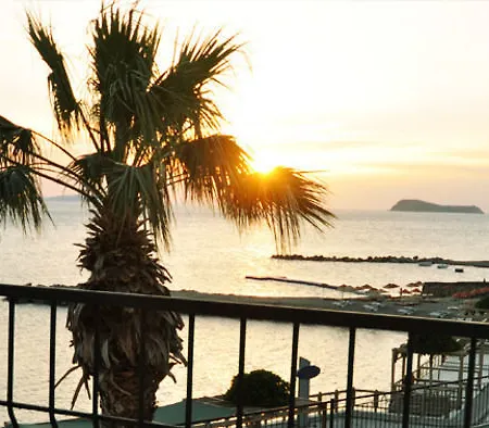 Ado Hotel 3*